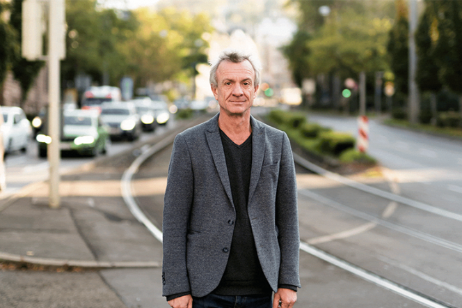 Lecturer - Andreas Hofer