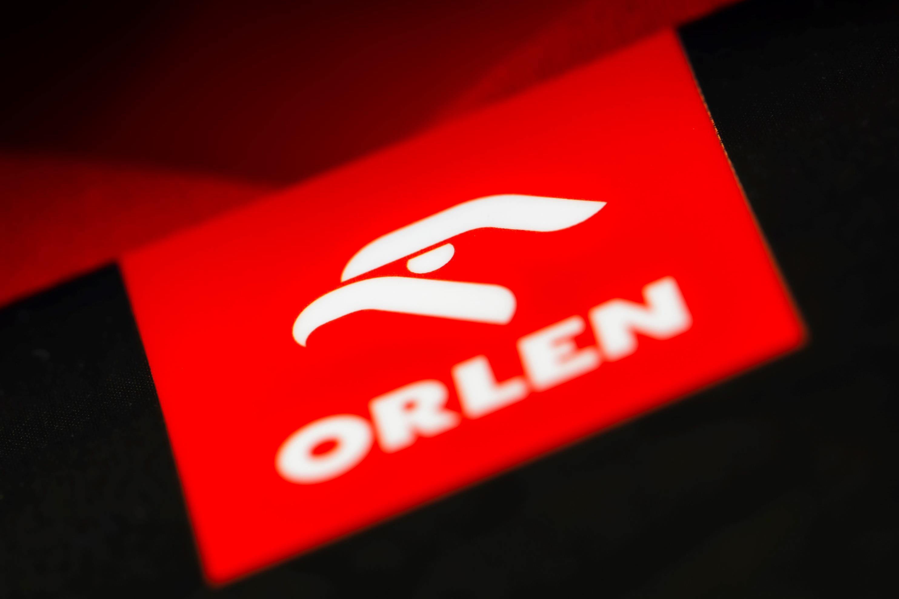 Grafika z motywem logotypu PKN Orlen