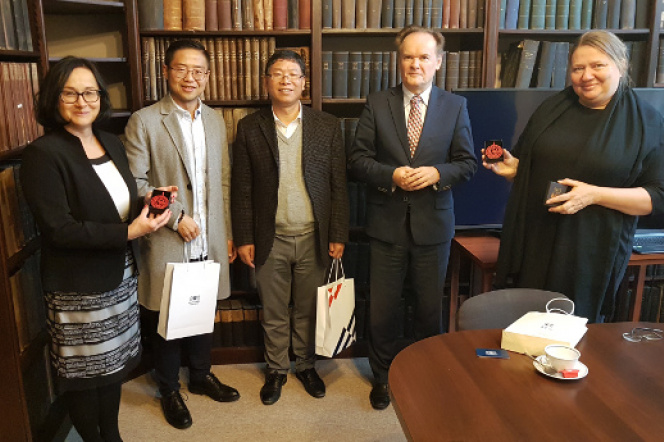 Delegation from Shanghai Institute