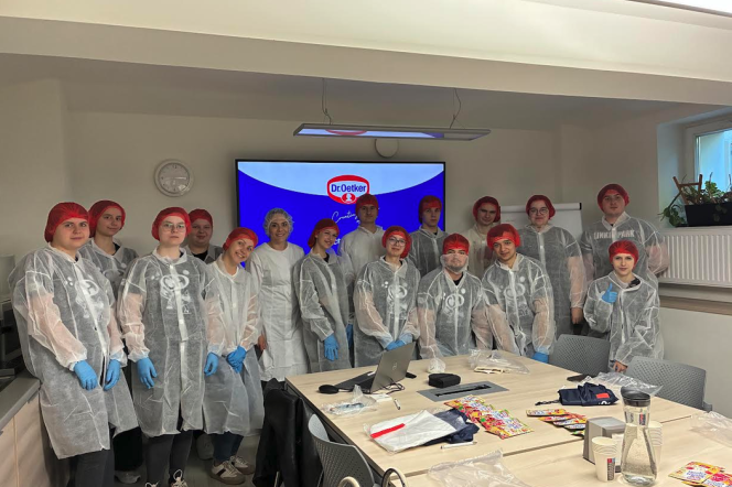 studenci w Dr. Oetker