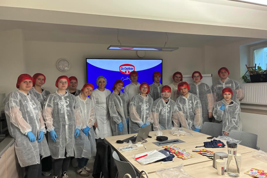 studenci w Dr. Oetker