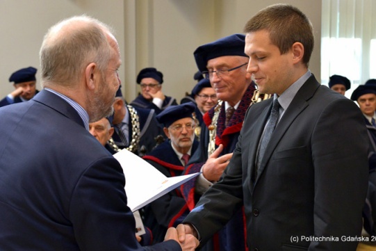 Piotr Czyż odbiera nagrodę