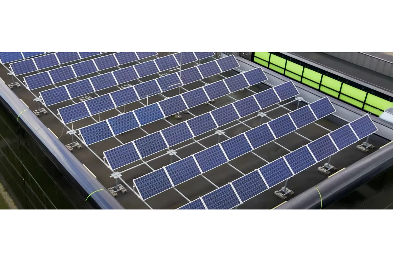 panele słoneczne na dachu Laboratorium LINTE^2