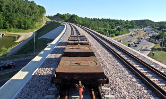 badawcza platforma kolejowa na torach