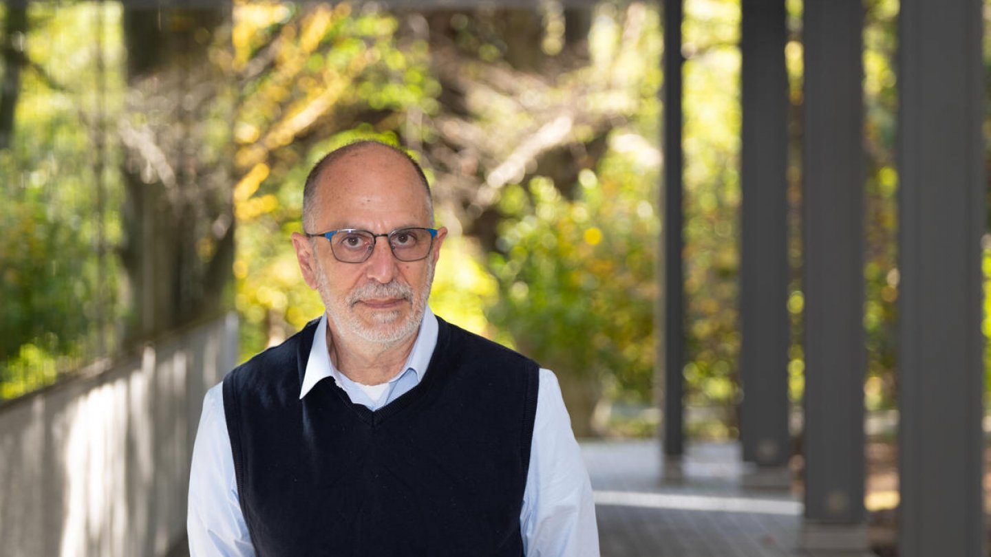 Professor Robert J. Cava