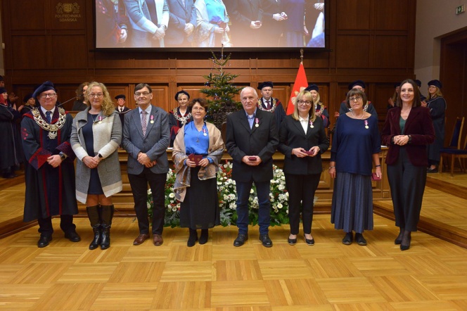 Wyróżnienia pracowników WFTiMS na uroczystym posiedzeniu Senatu PG