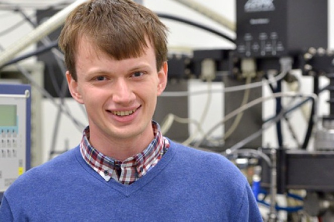 Diamond Grant for phosphorus research Krzysztof Pyrchla, a graduate of the Faculty of Electronics in the laboratory