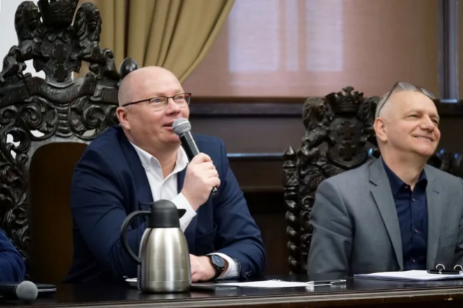 In the picture: Prof. Krzysztof Wilde, Rector of Gdańsk Tech and Prof. Janusz Nieznański, Vice Rector for Internationalisation and Innovation. Photo: Lukasz Szymichowski/Gdansk University of Technology