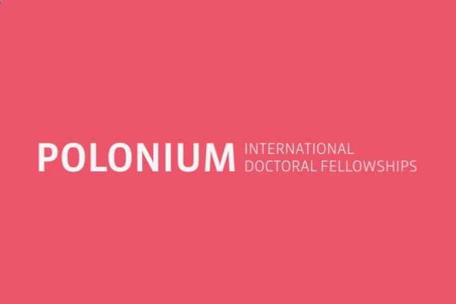Czerwona plansza z napisem POLONIUM International Doctoral Fellowships