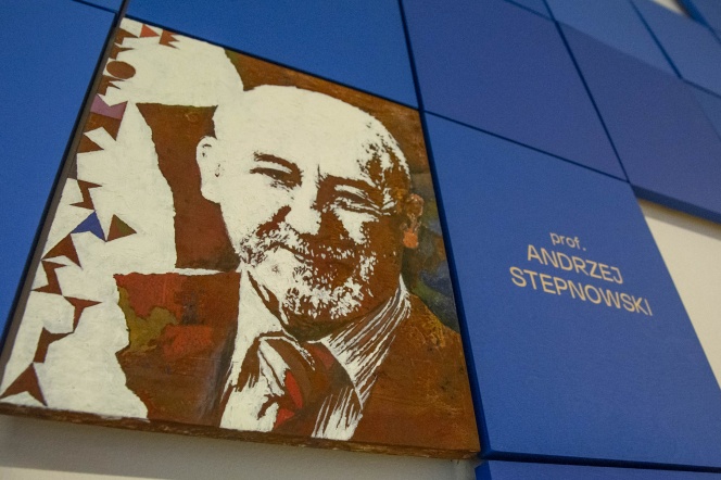 Prof. Andrzej Stepnowski upamiętniony w panteonie Wydziału ETI