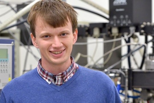 Diamond Grant for phosphorus research Krzysztof Pyrchla, a graduate of the Faculty of Electronics in the laboratory