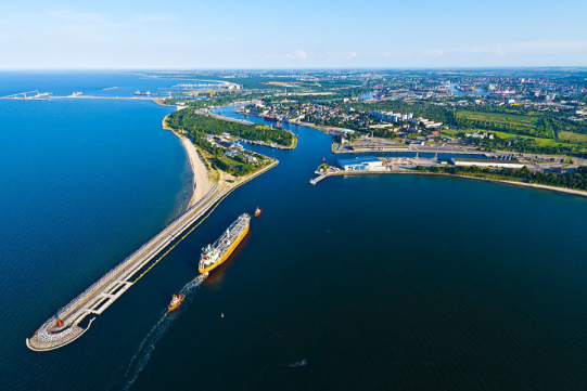 Widok na port w Gdańsku z lotu ptaka 