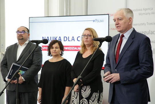 Ogłoszenie wyników konkursu NCBR pt. "Trzecia Misja Uczelni" (5.12.2018 r.). Druga po prawej: kierownik projektu Politechnika Wielu Pokoleń dr Monika Bizewska.