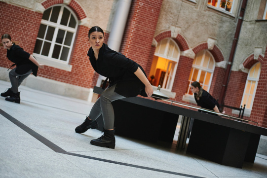 Kadr z filmu "Druga strona" 