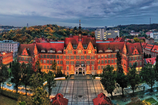 Photo of the main building of Gdańsk University of Technology