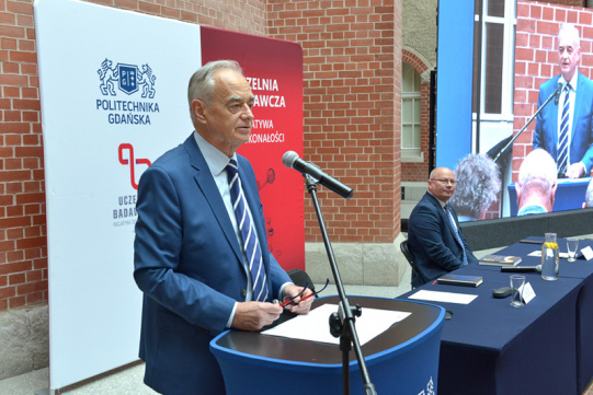 dr Zbigniew Canowiecki, przewodniczący Konwentu oraz prof. Krzysztof Wilde, rektor PG 