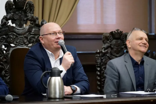 Na zdjęciu prof. Krzysztof Wilde, rektor PG oraz prof. Janusz Nieznański, prorektor ds. umiędzynarodowienia i innowacji. Fot. Łukasz Szymichowski/Politechnika Gdańska 