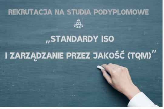 Szara grafika z napisem Standardy ISO 