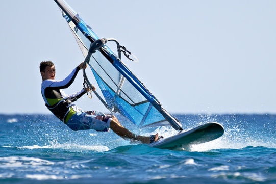 Pan pływający na windsurfingu 