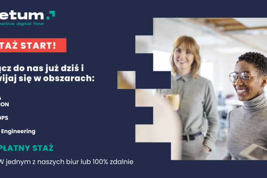 Na zdjęciu na granatowym tle znajduje się informacja o programie stażowym.