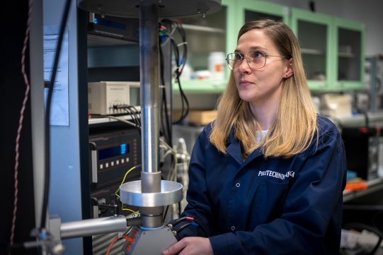 Natalia Wójcik in the laboratory 