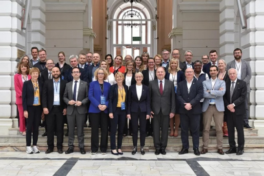 Na zdjęciu widać przedstawicieli uczelni zrzeszonych w ENHANCE