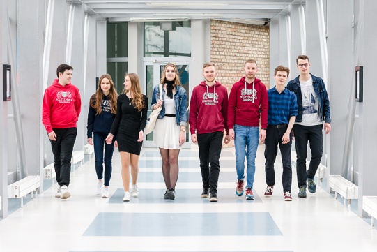 six young people on the corridor 