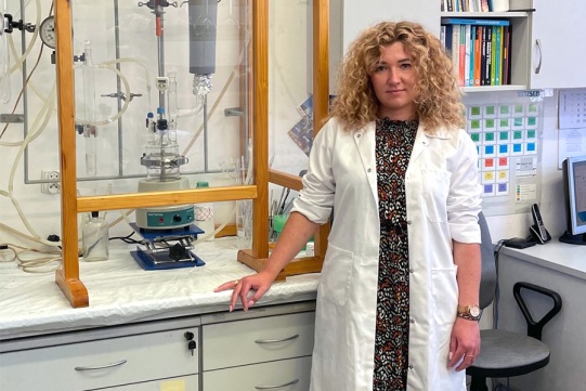 Dr inż. Paulina Parcheta-Szwindowska w laboratorium