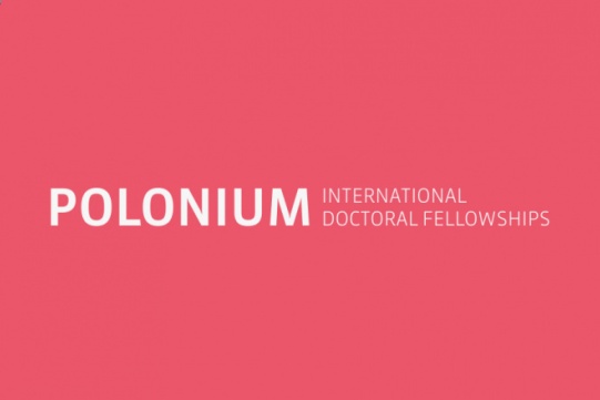 Czerwona plansza z napisem POLONIUM International Doctoral Fellowships
