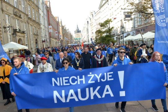 Parada na ulicy Długiej