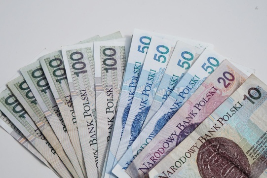 A bunch of Polish banknotes
