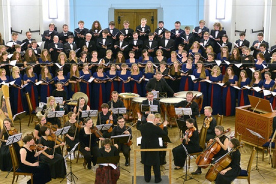 Pieśń nad pieśniami w wykonaniu Akademickiego Chóru PG