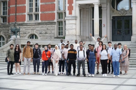 Advances in Functional Materials