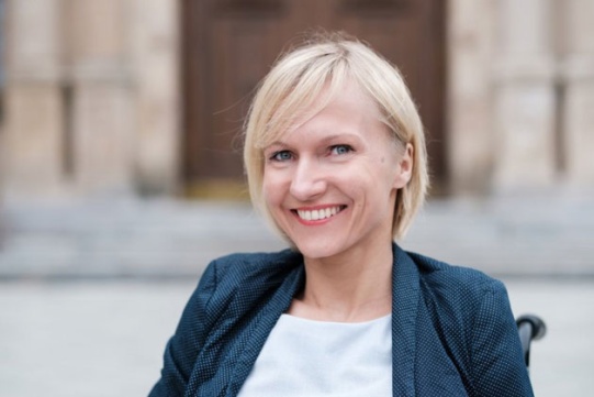 fotografia przedstawia Panią Annę Rutz