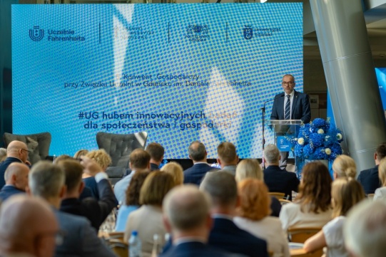 Prof. Piotr Stepnowski, rektor UG podczas Konwentu Gospodarczego przy FarU. Fot. M. Jakubowski/ CKiP UG