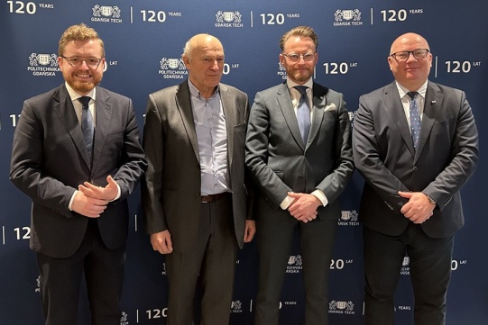 From the left: Dariusz Standerski, PhD, Deputy Minister of Digital Affairs, Paweł Olechnowicz, expert in energy, Sławomir Stasiak, CEO of Energa S.A., Prof. Krzysztof Wilde, Rector of Gdańsk University of Technology. Photo: Krzysztof Krzempek/Gdańsk Tech
