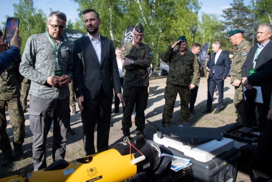 Na zdjęciu Władysław Kosiniak-Kamysz, minister obrony narodowej oraz Paweł Lulewicz, p.o. dyrektora Centrum Transferu Technologii PG. Fot. mat. prasowe.