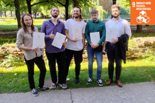 Światło pod kontrolą: innowacyjne panele od absolwentów PG