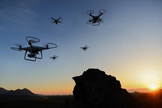 Drony na niebie