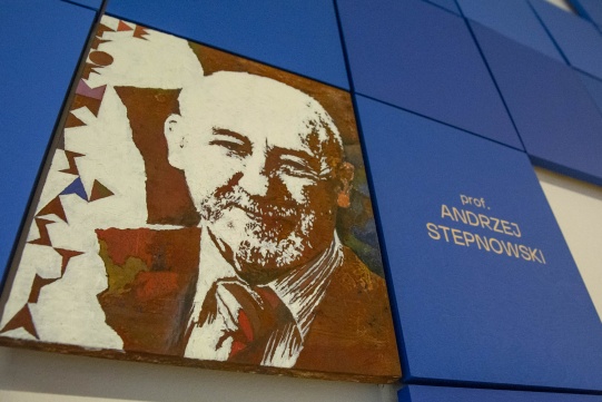 Prof. Andrzej Stepnowski upamiętniony w panteonie Wydziału ETI