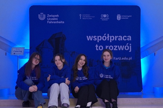 Wolontariuszki PG na spotkaniu FarU