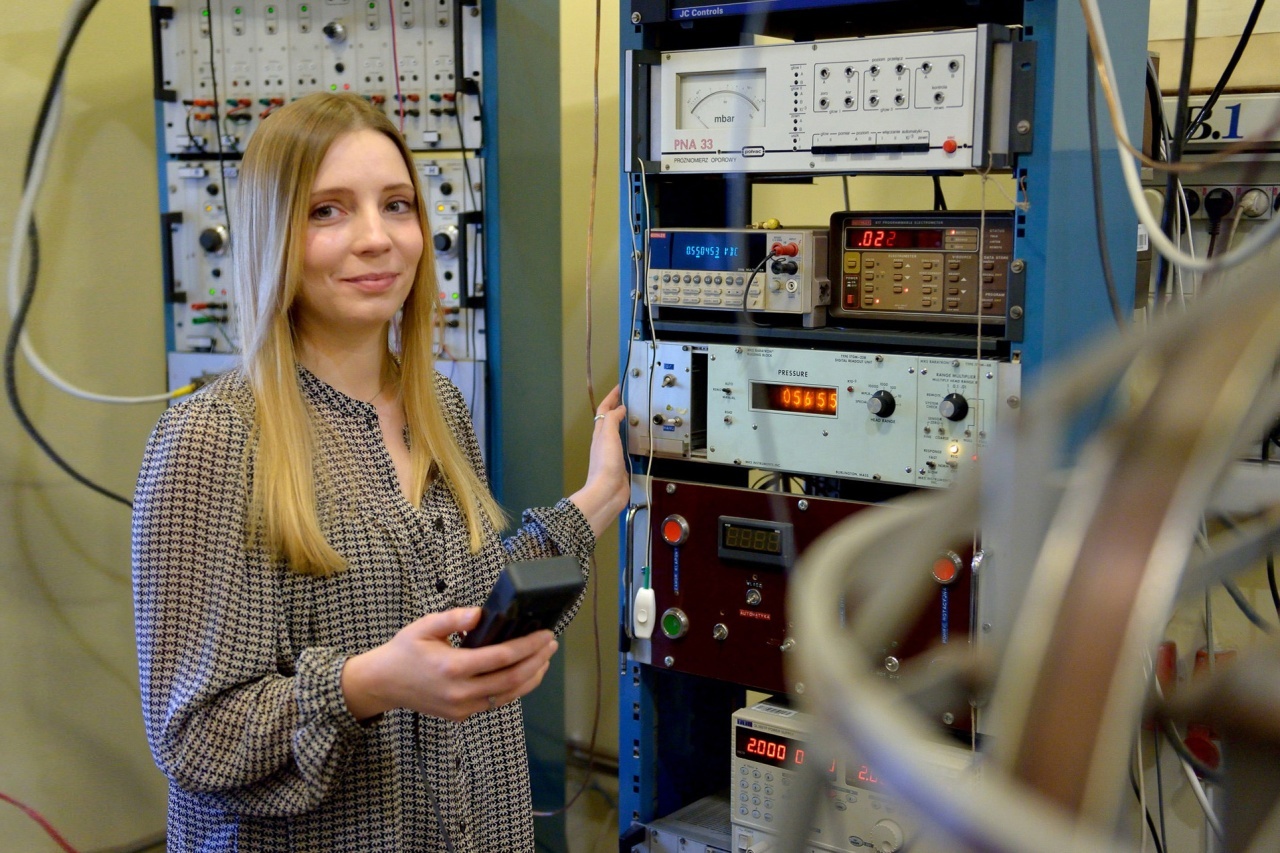 researcher Tańska-Witczak in the lab