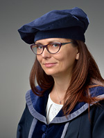 prodziekan M. Jażdżewska w todze