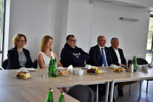 From the left: Jolanta Wielgus, director of the Language Center, PhD Barbara Wikieł, director of the Mathematics Teaching and Distance Learning Center, prof. Marek Dzida, Vice-Rector for Education, prof. Krzysztof Wilde, rector of Gdańsk Tech and Krzysztof Kaszuba, director of the Academic Sports Center