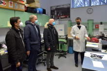 Dr Michał Winiarski presenting the Low Temperature Measurement Laboratory in the Nanotechnology Center