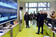 Prof. Janusz Nieznański and Prof. Andrzej Augusiak presenting a SCADA display in the LINTE^2 Lab