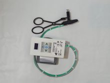 Prototyp urządzenia do skojarzonej oceny ukrwienia narządów przewodu pokarmowego - sonda z chwytakiem wraz z elektroniczną jednostką sterującą. Fot. M. Dudek/GUMed