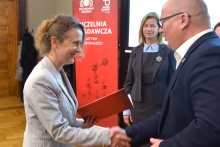  Gratulacje przyjmuje dr Aneta Sobiechowska-Ziegert, prof. PG. Fot. Krzysztof Krzempek / Politechnika Gdańska