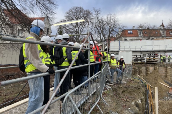 Studenci WILiŚ na budowie Jesionowa Vita w Gdańsku Wrzeszczu