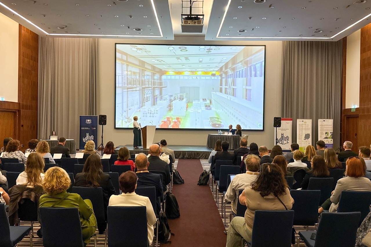 Uczestnicy konferencji 5th COEE podczas prezentacji w sali konferencyjnej w Sopocie.